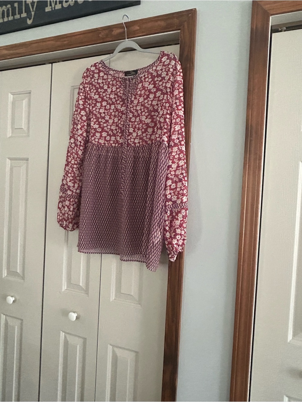 Women’s Tops bundle 5 Tops Large & Medium - Picture 2 of 5